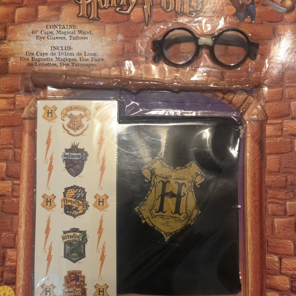 Harry Potter Black and Gold Wizard Cape Set - Harry Potter